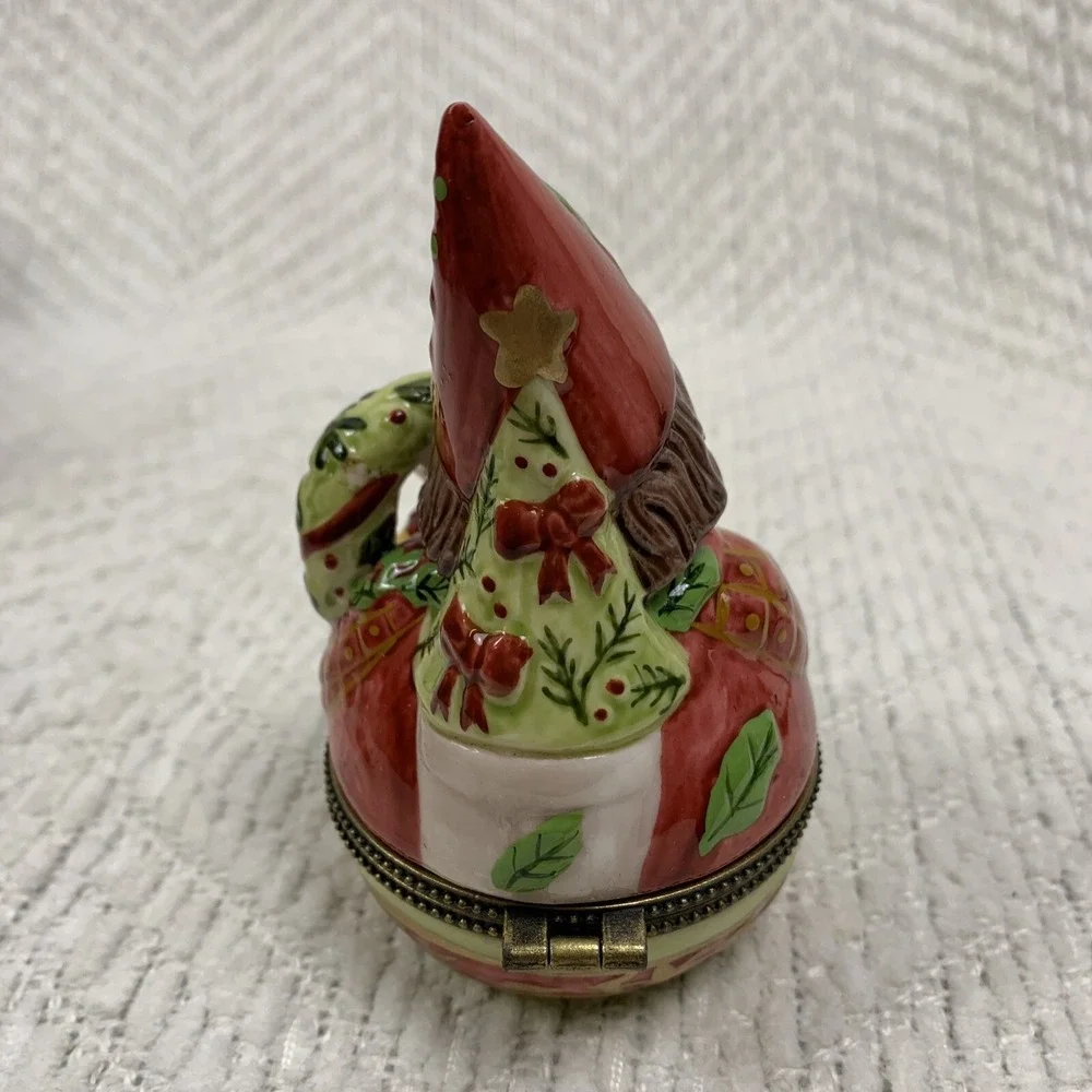 Villeroy & Boch 1748 Christmas Hinged Bone China Trinket‎ Box Boy Elf Gnome